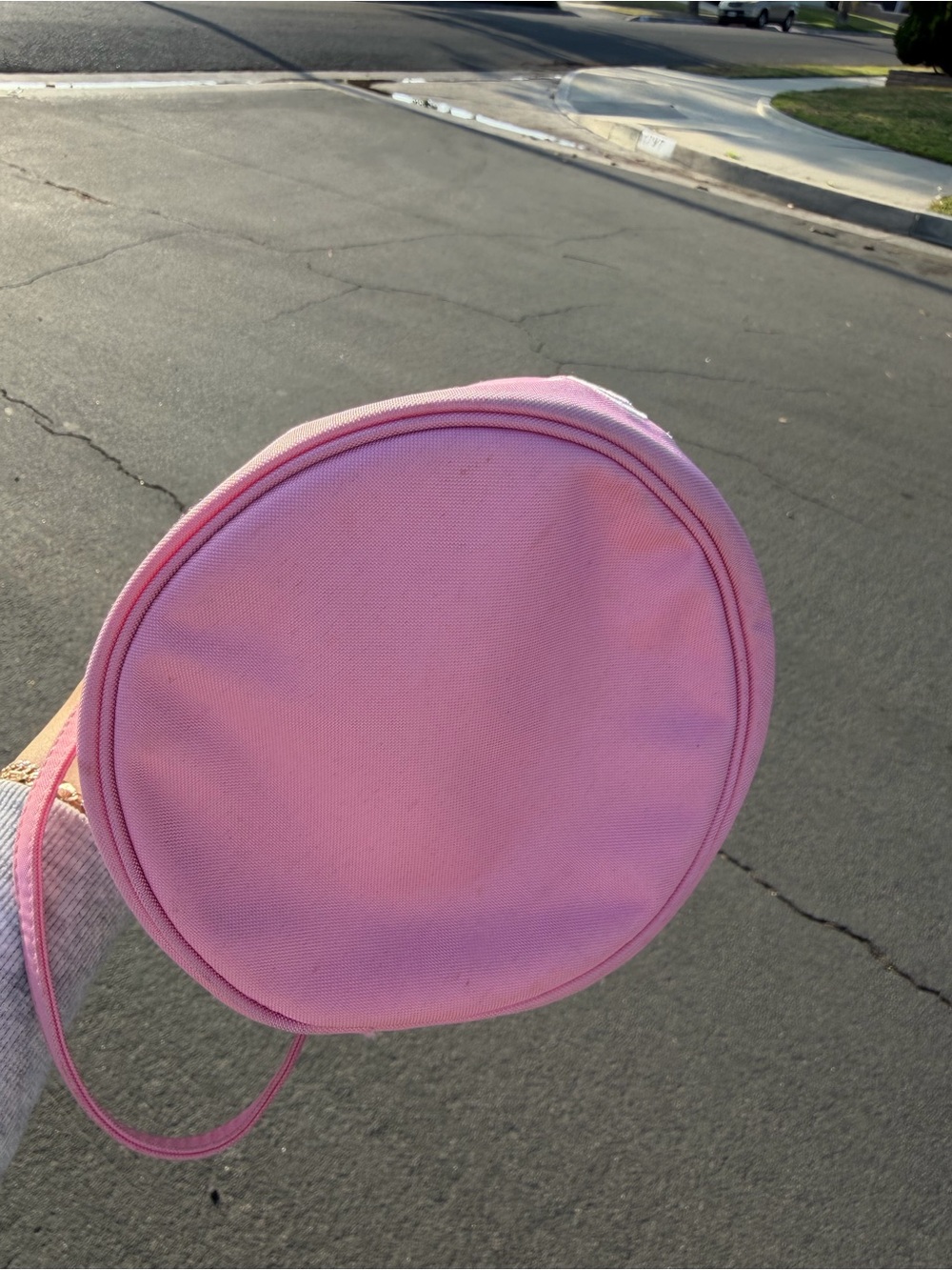 Balenciaga Pink Drawstring Bucket Bag - Picture 4 of 9
